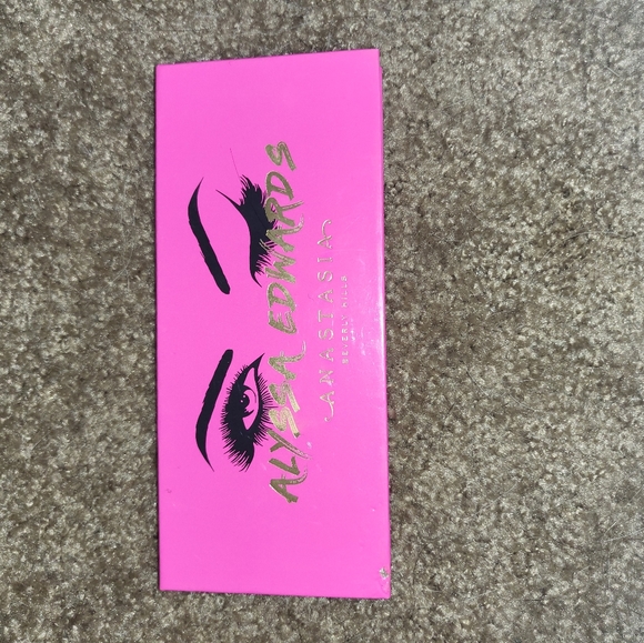 ABH Alyssa Edwards palette - Picture 2 of 3